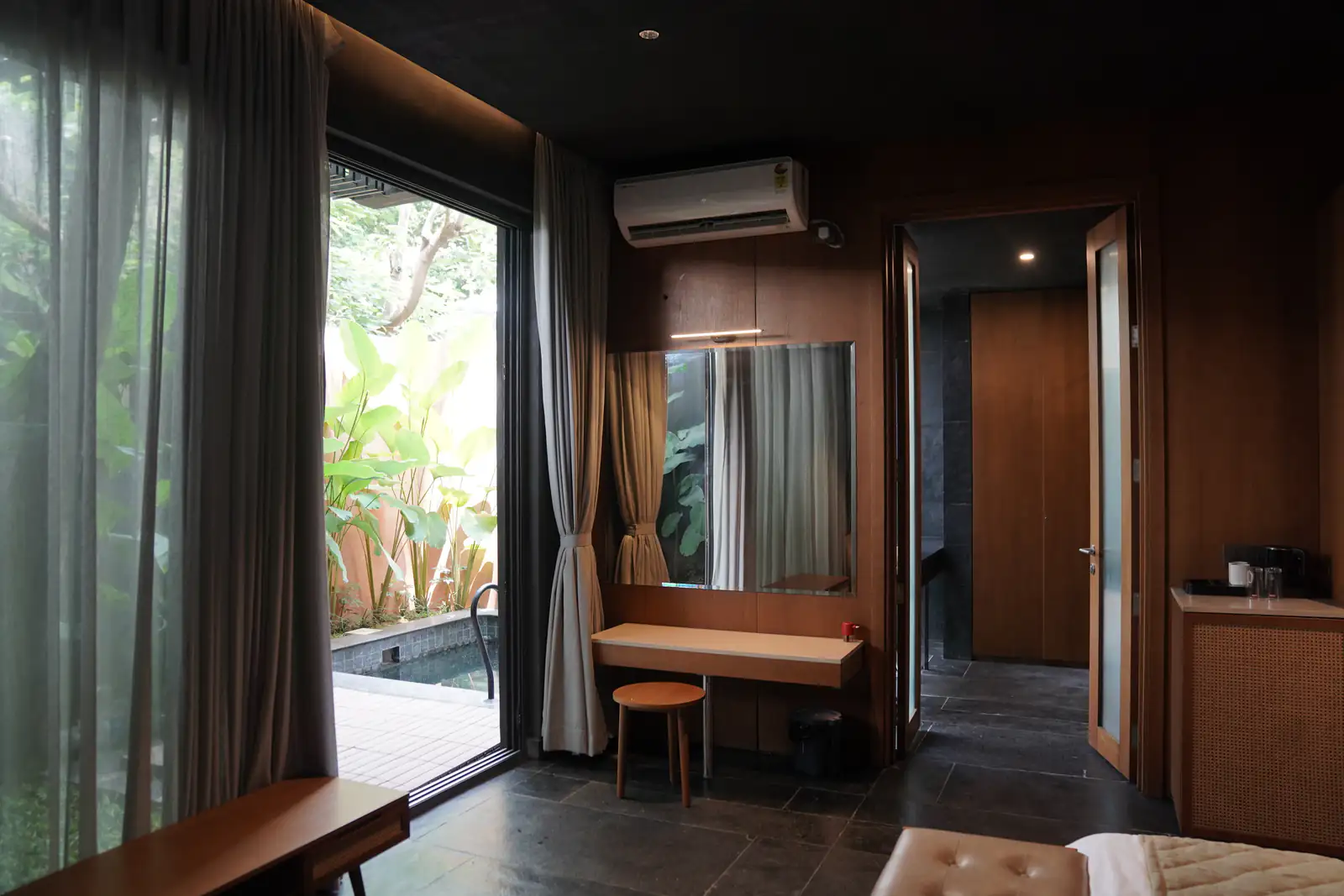 Nirah suite with private pool view
